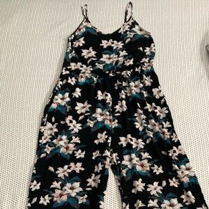 🦋AÉROPOSTALE   Floral V-Neck Jumpsuit Size : Small